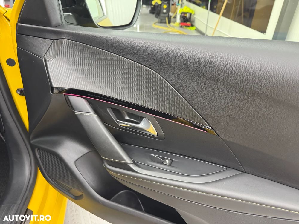 Peugeot 208 PureTech 130 EAT8 GT - 6