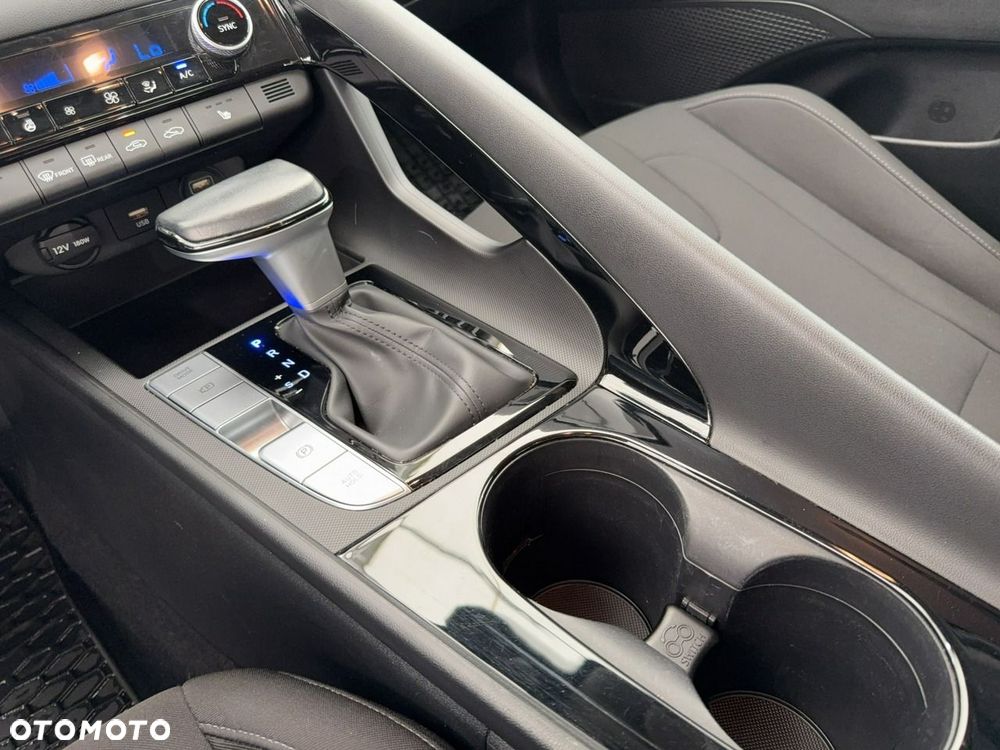 Hyundai Elantra - 18