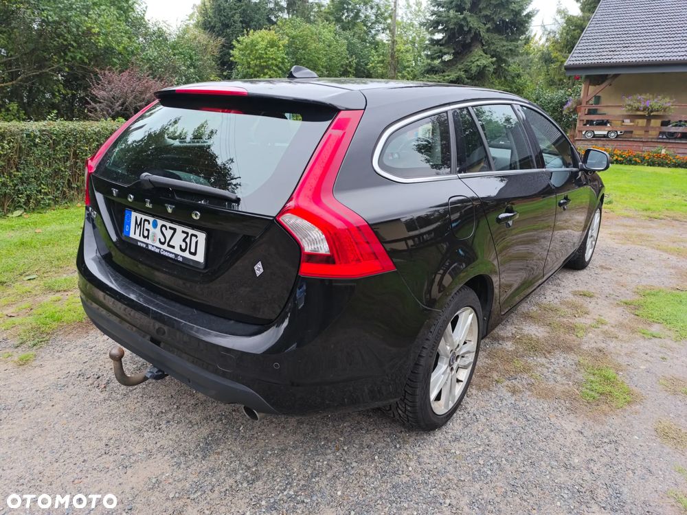 Volvo V60 D5 Geartronic Summum - 4