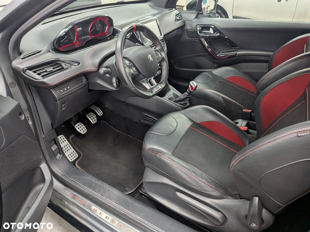 Peugeot 208 - 14