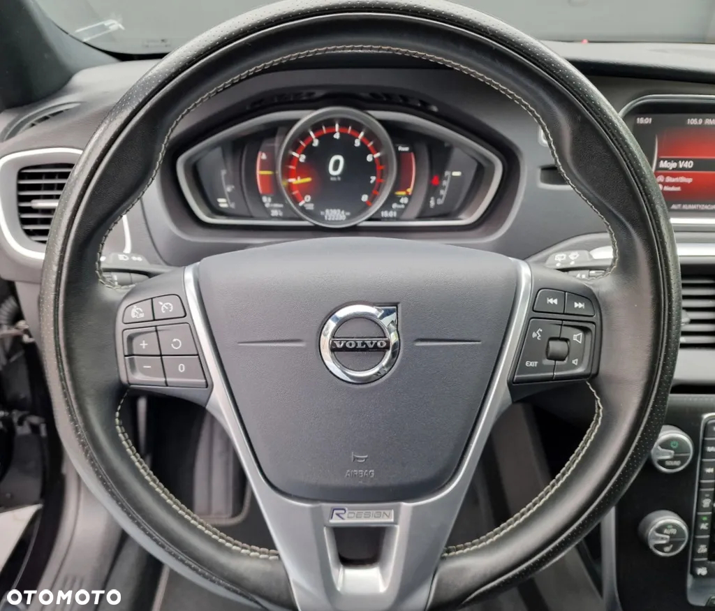 Volvo V40 T3 Geartronic RDesign - 38