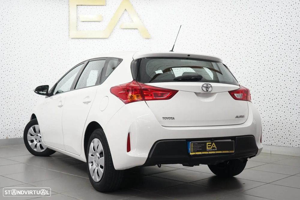Toyota Auris 1.4 D-4D Comfort - 4