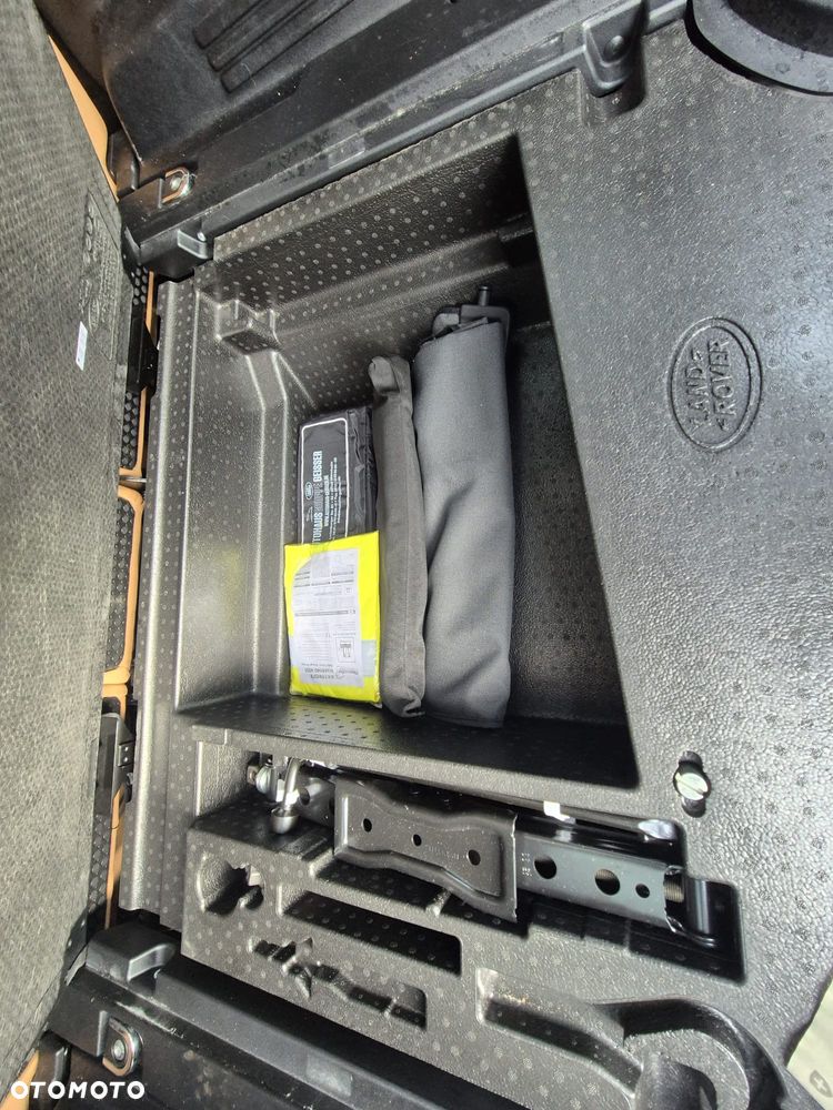 Land Rover Defender 110 P525 V8 - 36