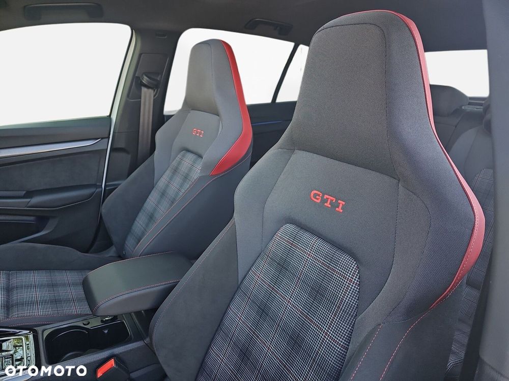 Volkswagen Golf - 18