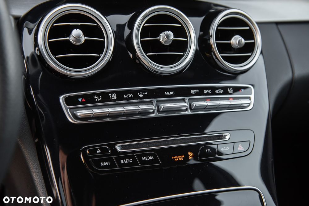 Mercedes-Benz Klasa C 250 (BlueTEC) d 7G-TRONIC AMG Line - 30