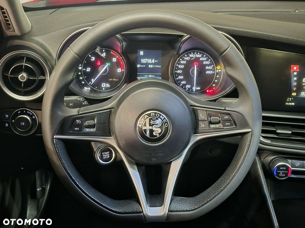 Alfa Romeo Giulia - 21