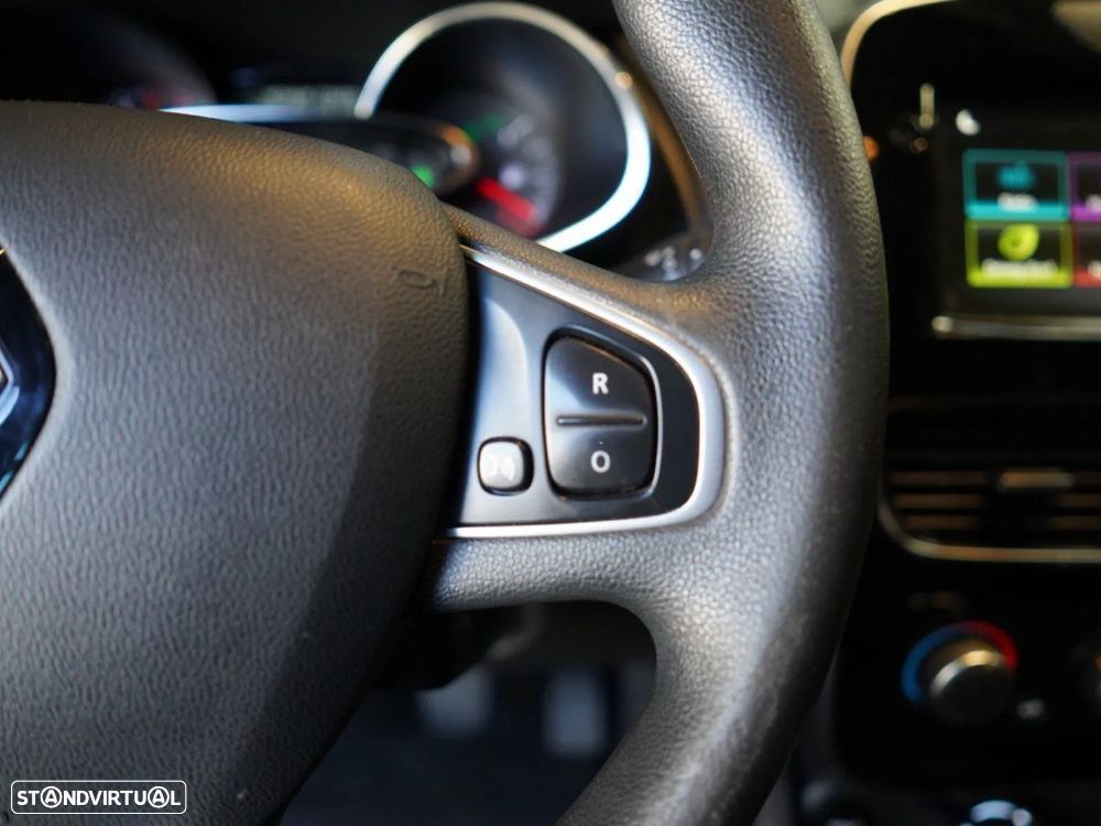 Renault Clio Sport Tourer - 12