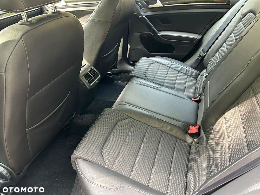 Volkswagen Golf Variant 2.0 TDI BlueMotion Technology Highline - 21