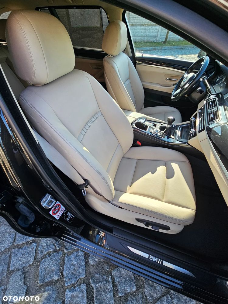 BMW Seria 5 518d - 12