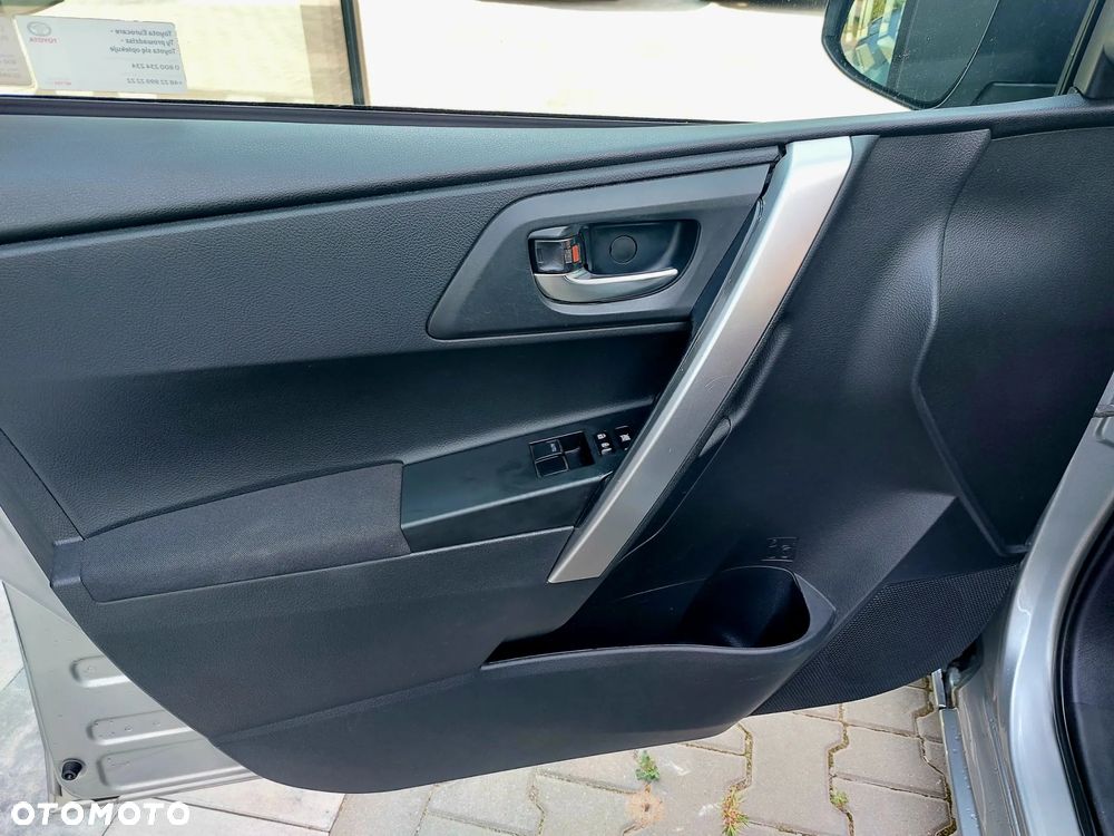Toyota Auris 1.4 D-4D Active - 17