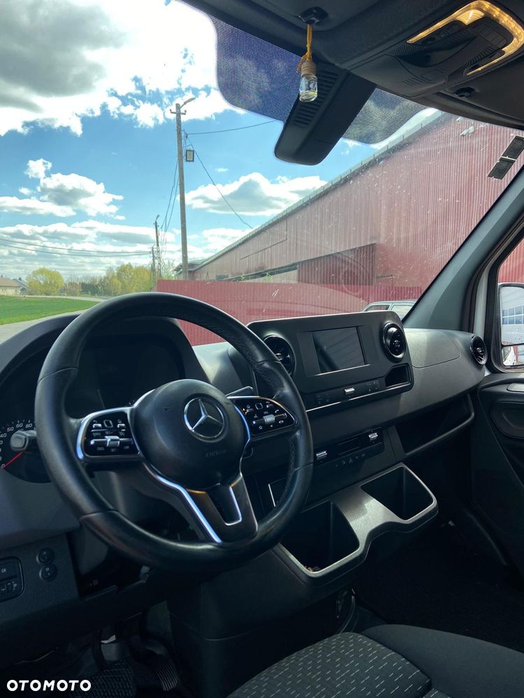 Mercedes-Benz Sprinter - 11