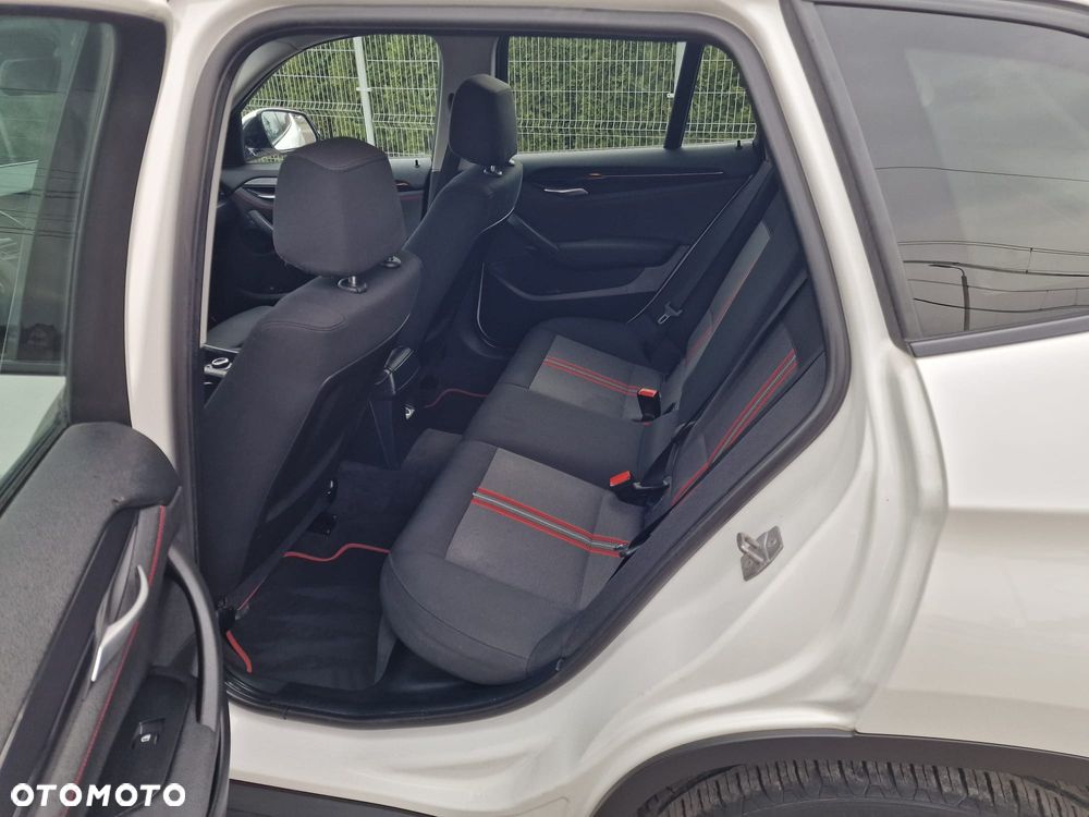 BMW X1 sDrive20d - 11