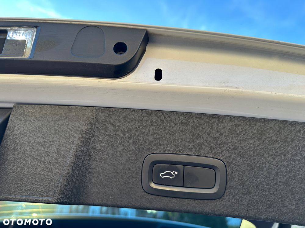 Volvo XC 40 T3 Geartronic Momentum - 30