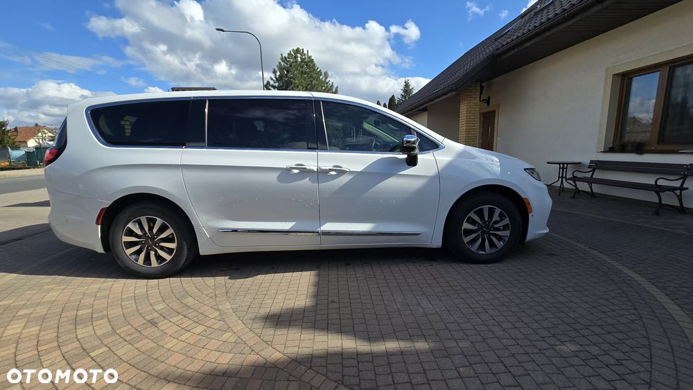 Chrysler Pacifica - 9