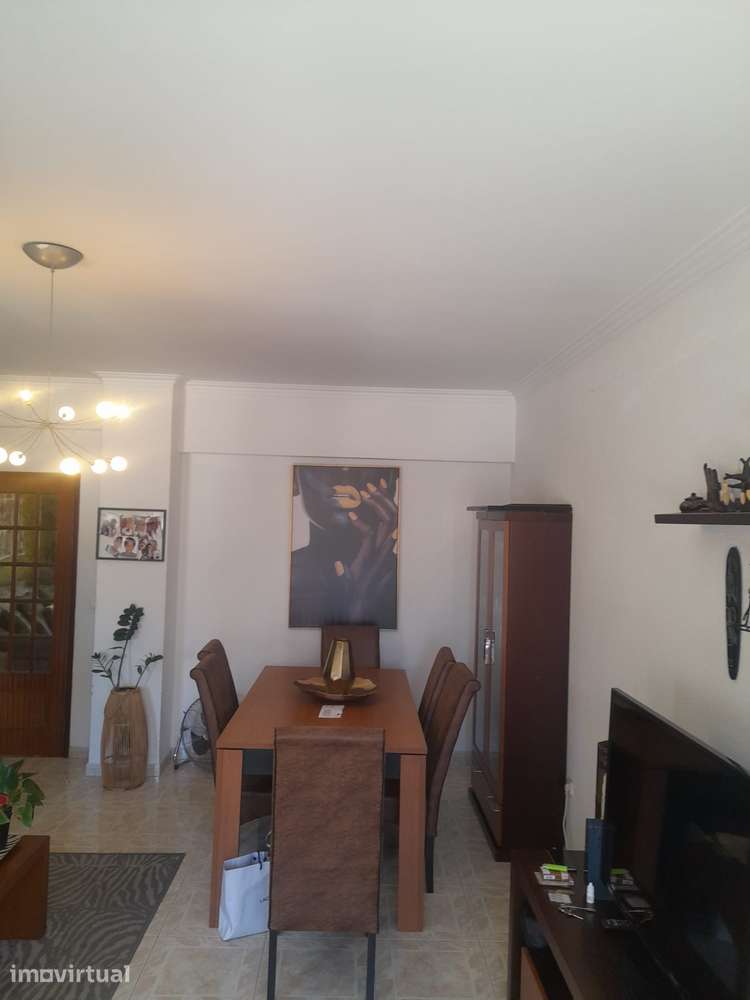 T3 com varanda, ar condicionado e cozinha separada - Grande imagem: 3/21