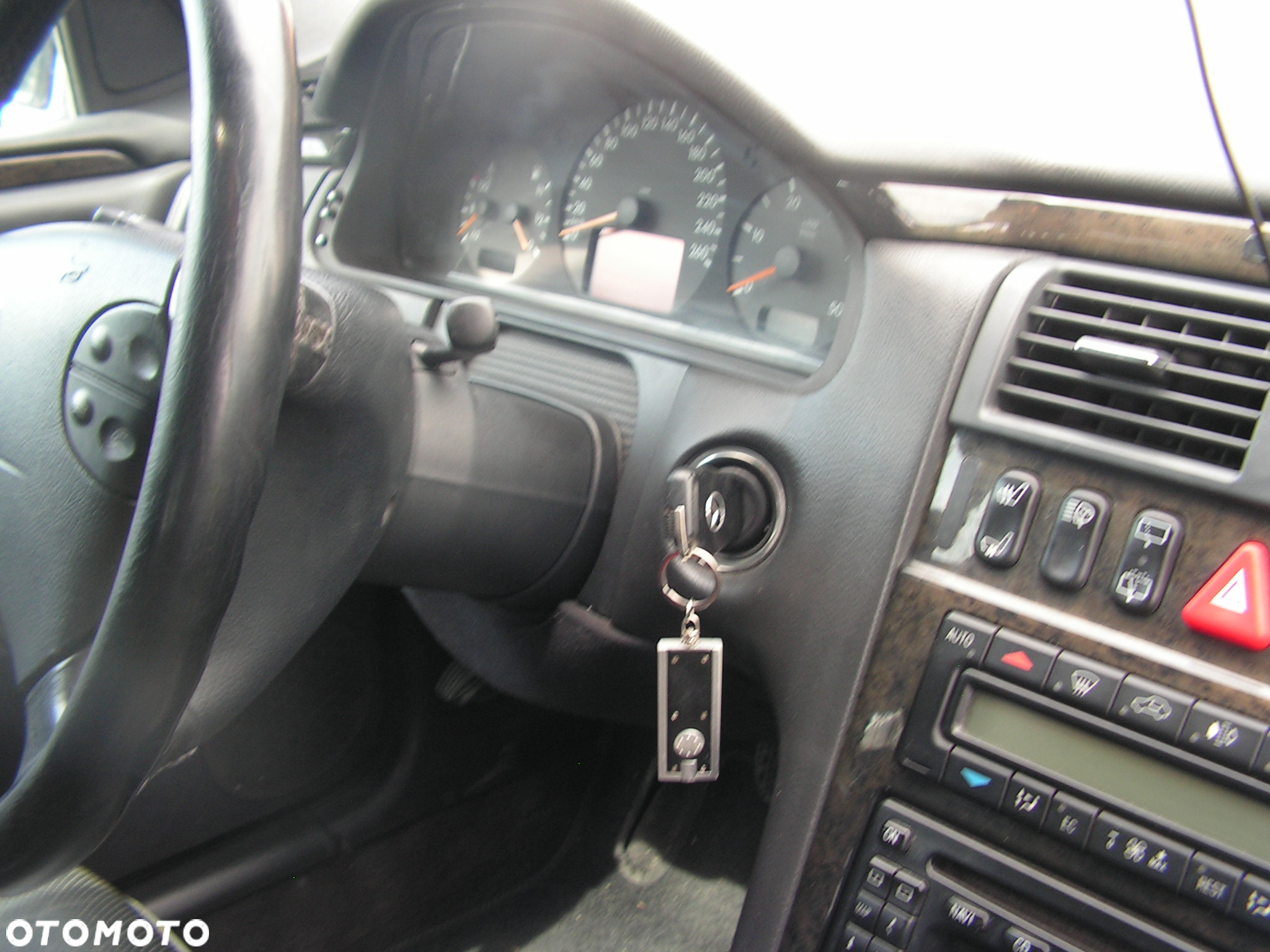 Mercedes-Benz Klasa E - 28