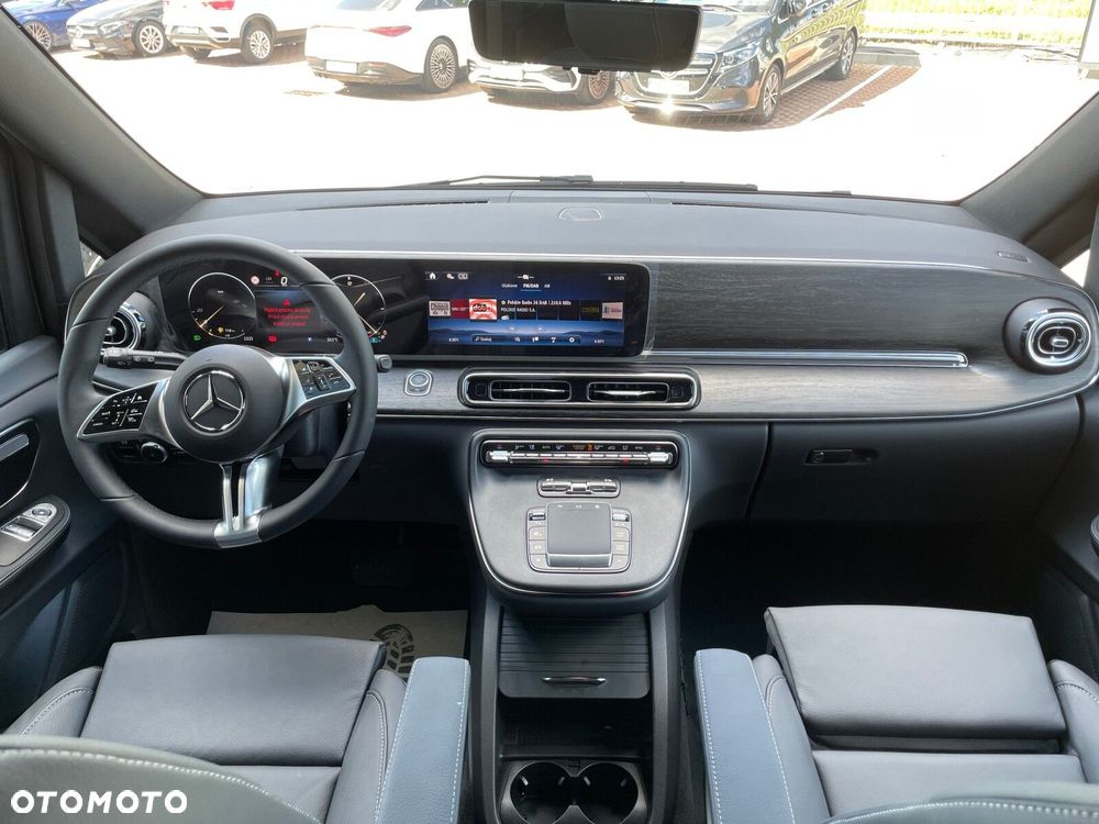 Mercedes-Benz Klasa V - 16