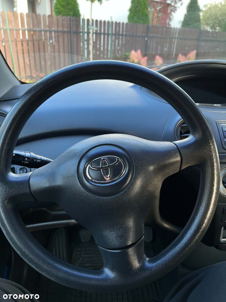 Toyota Yaris - 11