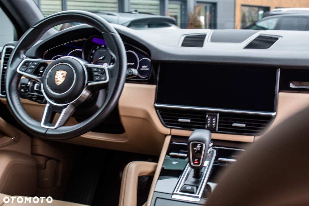 Porsche Cayenne Standard - 24