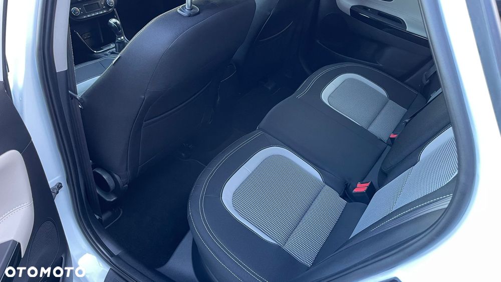 Kia Ceed - 8