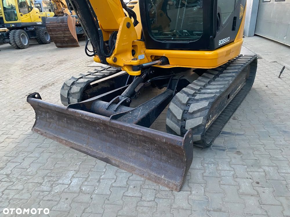 JCB 8085 ZTS, 2 ŁYŻKI, KRÓTKI TYŁ, Z NIEMIEC, WSZYSTKIE LINIE HYDRAULICZNE, - 15