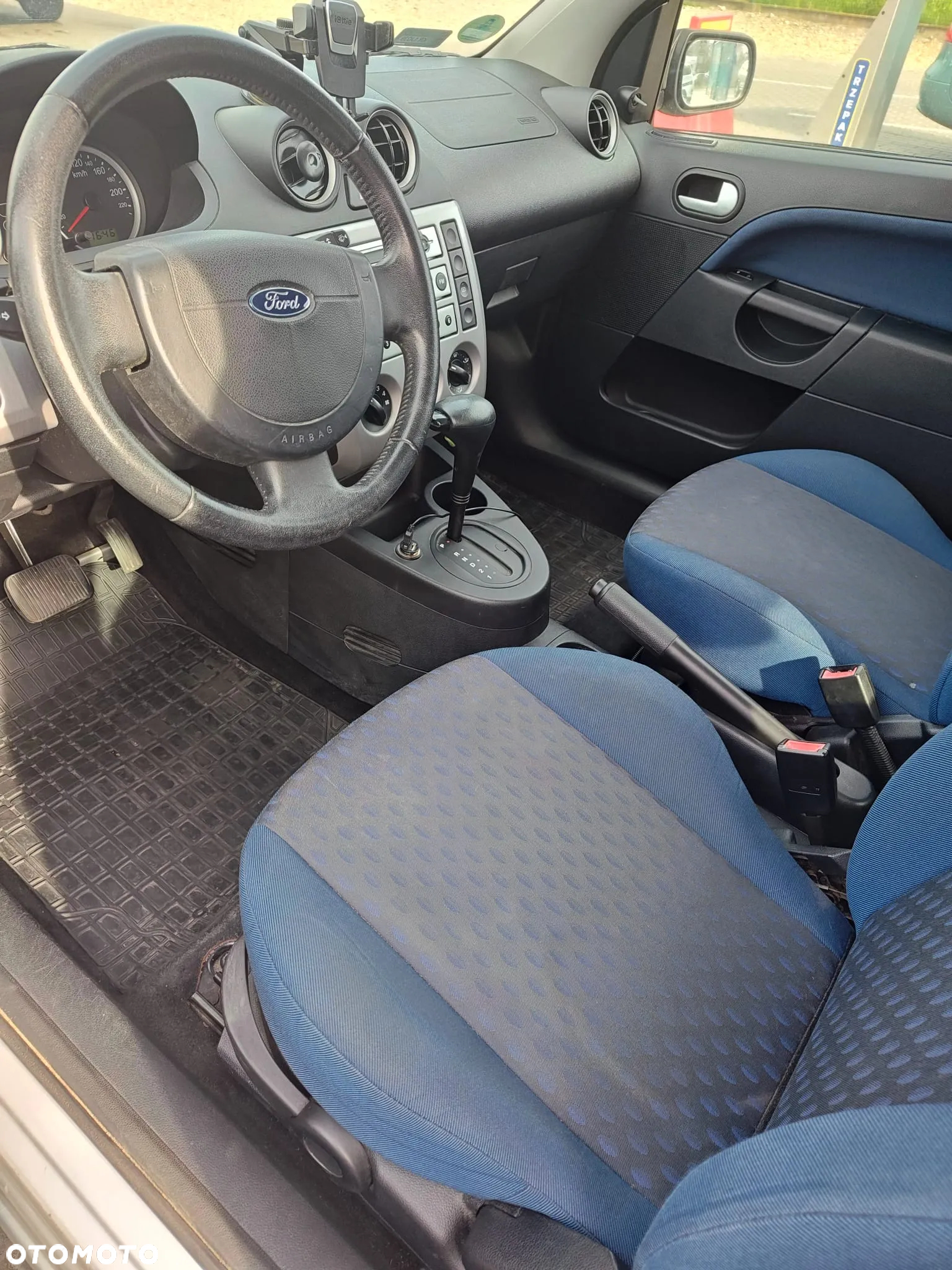 Ford Fiesta - 10