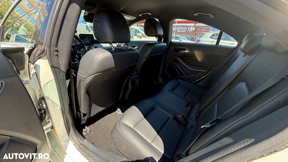 Mercedes-Benz CLA 180 7G-DCT - 11