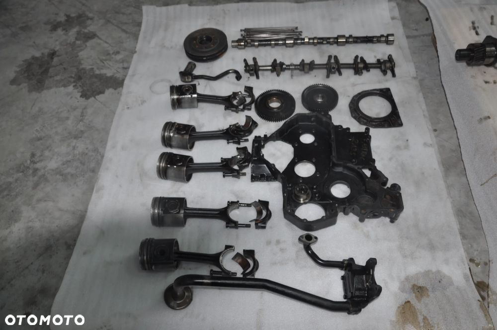 WAŁ GŁOWICA Tłok  SILNIK  PERKINS Y6 JCB FASTRACK - 10