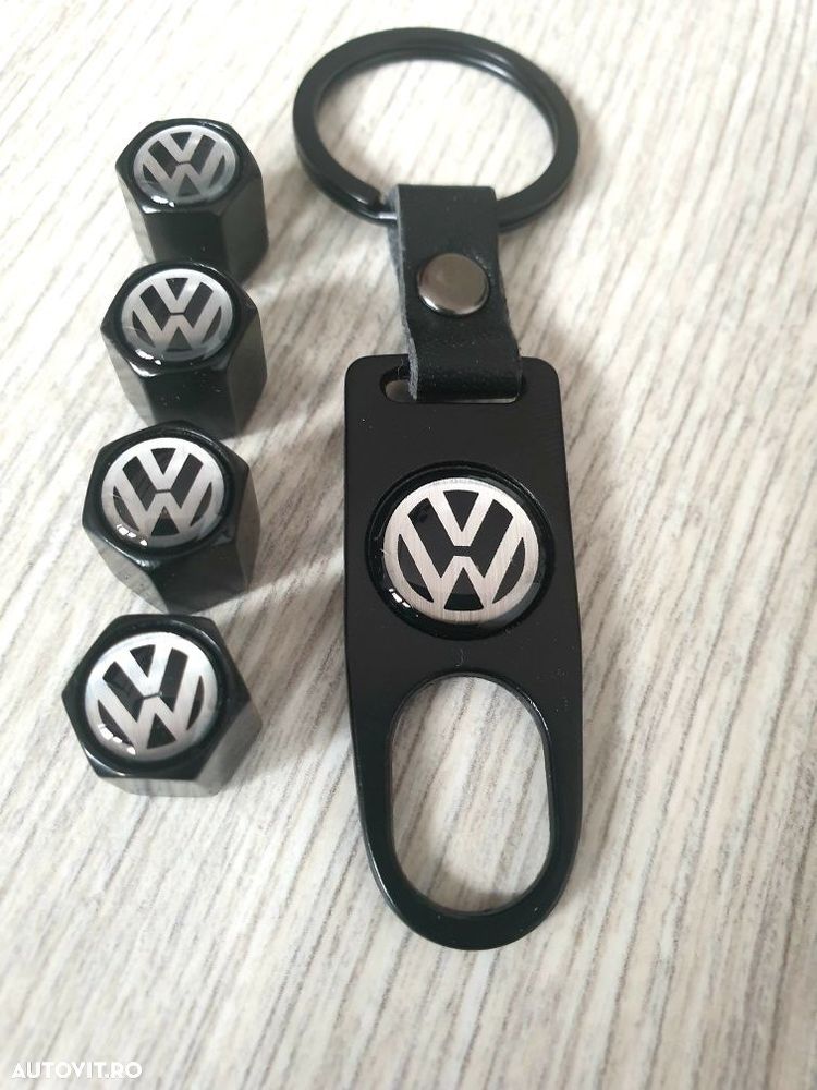 Set-Capacele-Valva-Ventil+Breloc-Piele-Emblema-Sigla-Logo-Volkswagen - 1