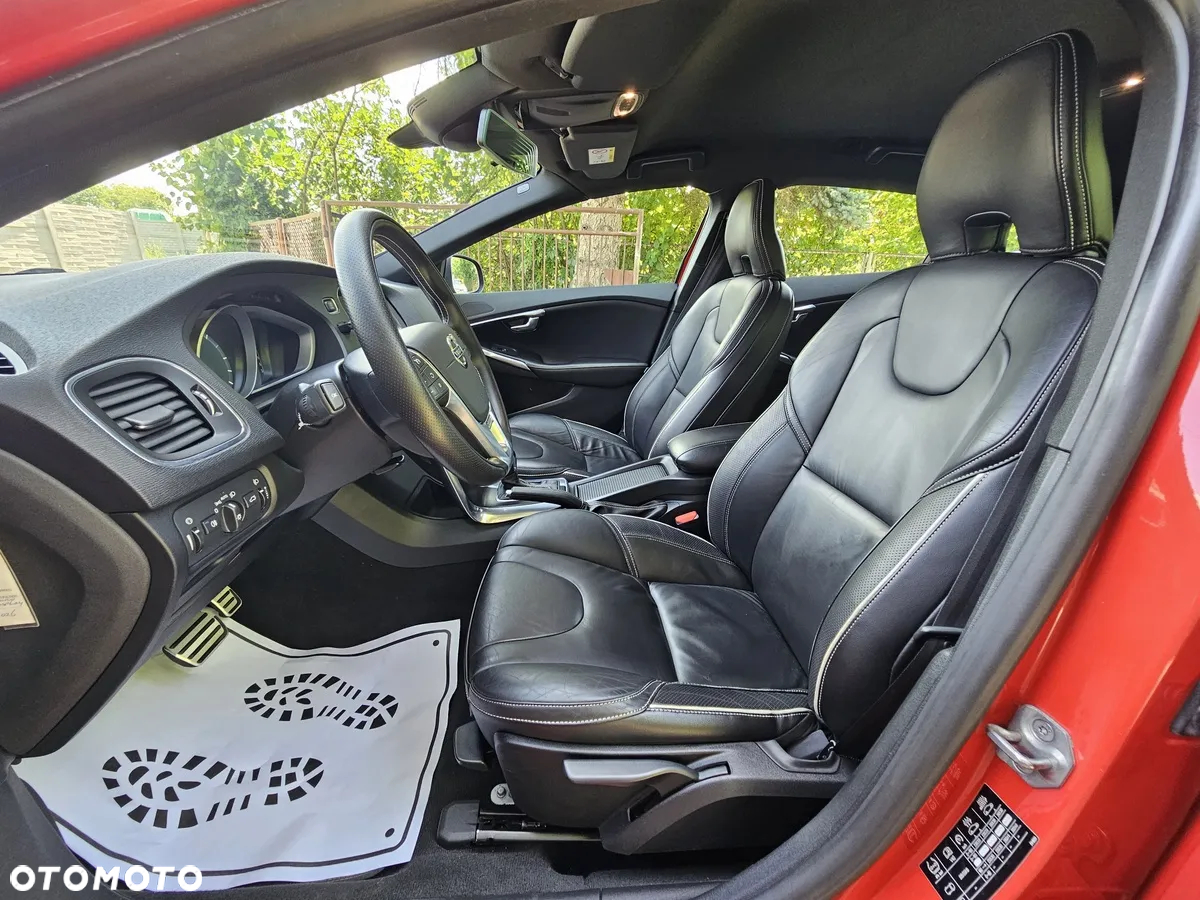 Volvo V40 D3 Geartronic RDesign - 16