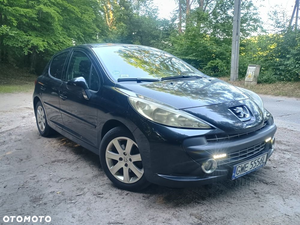Peugeot 207 - 1