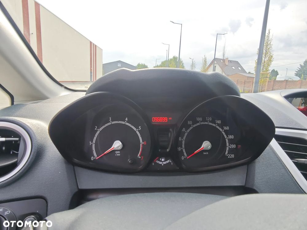 Ford Fiesta - 10