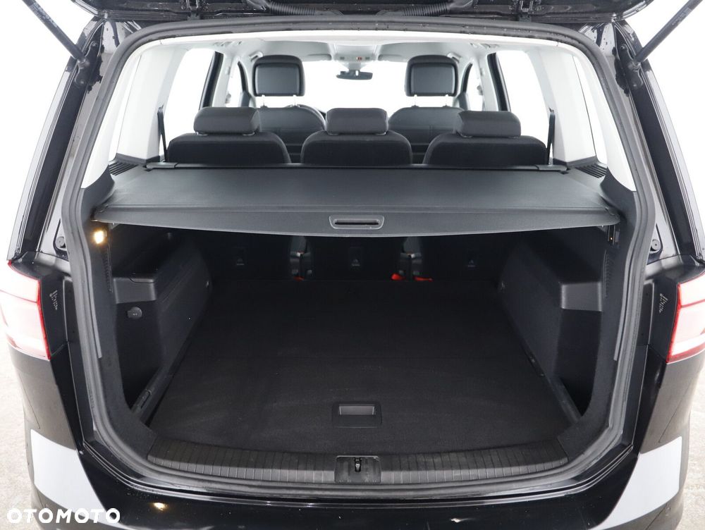 Volkswagen Touran - 13