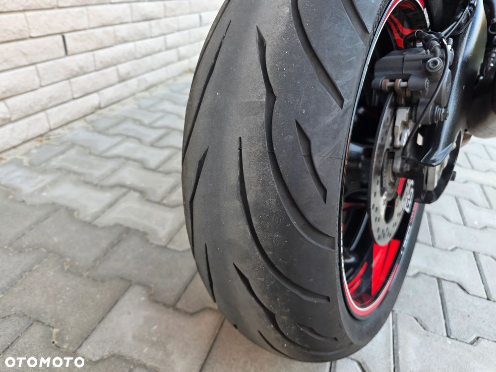 Suzuki GSX 1000 - 9