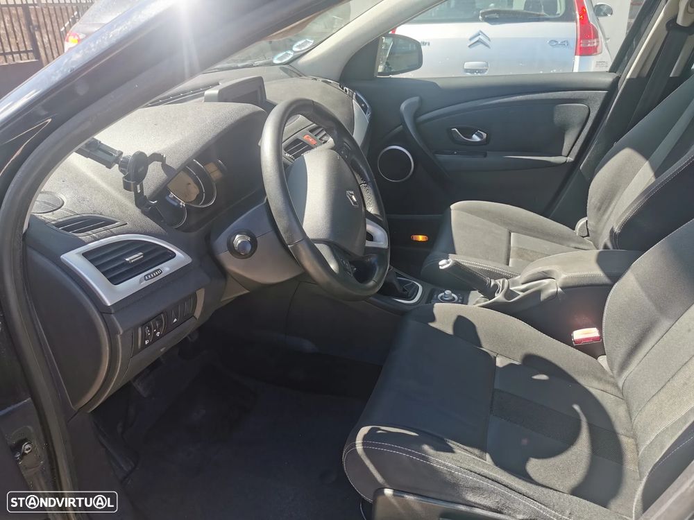 Renault Mégane Sport Tourer - 7
