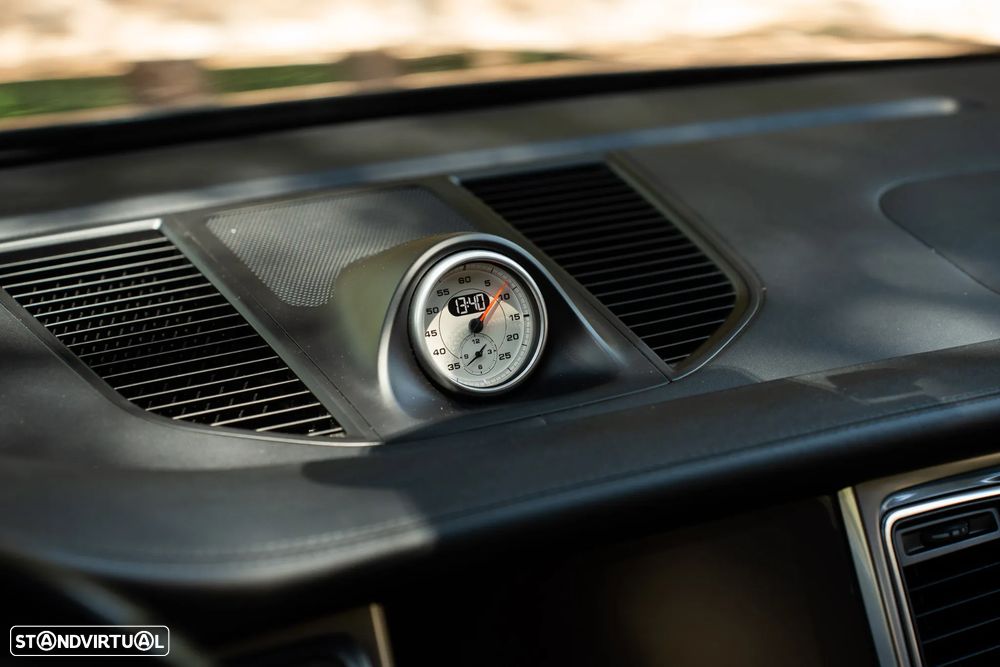 Porsche Macan Turbo - 36