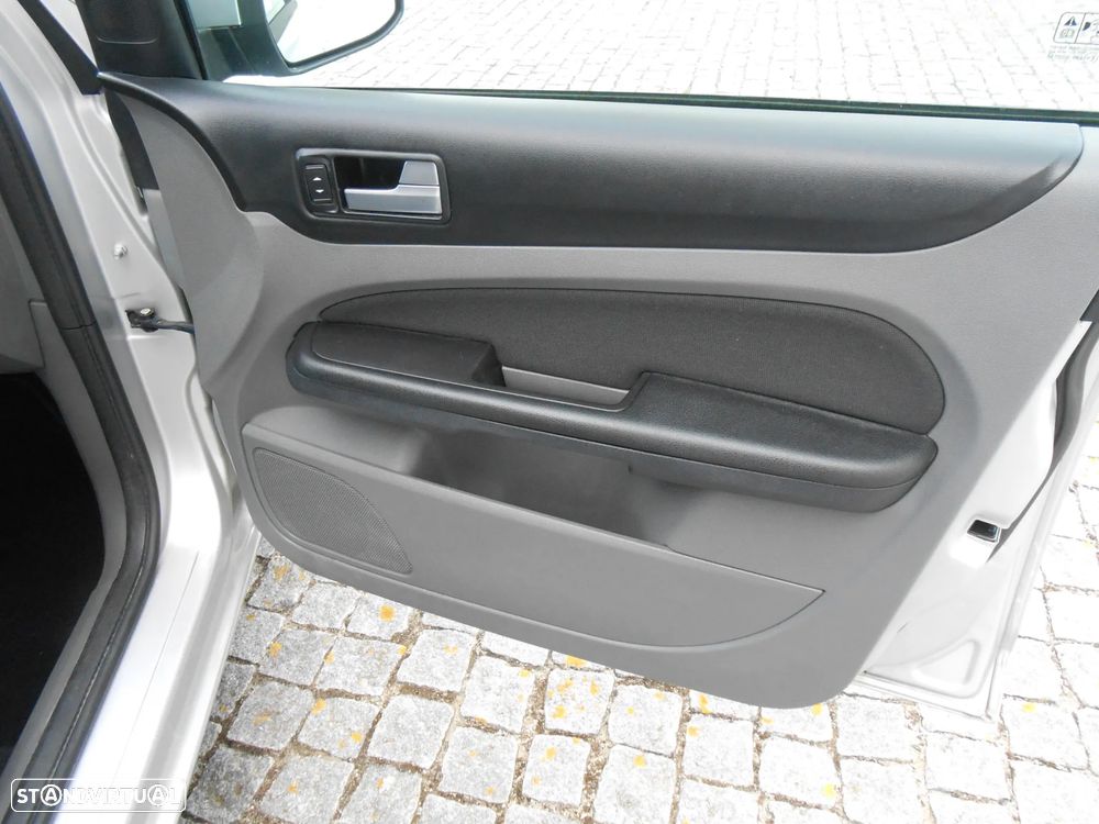 Ford Focus 1.6 TDCi ECOnetic - 23