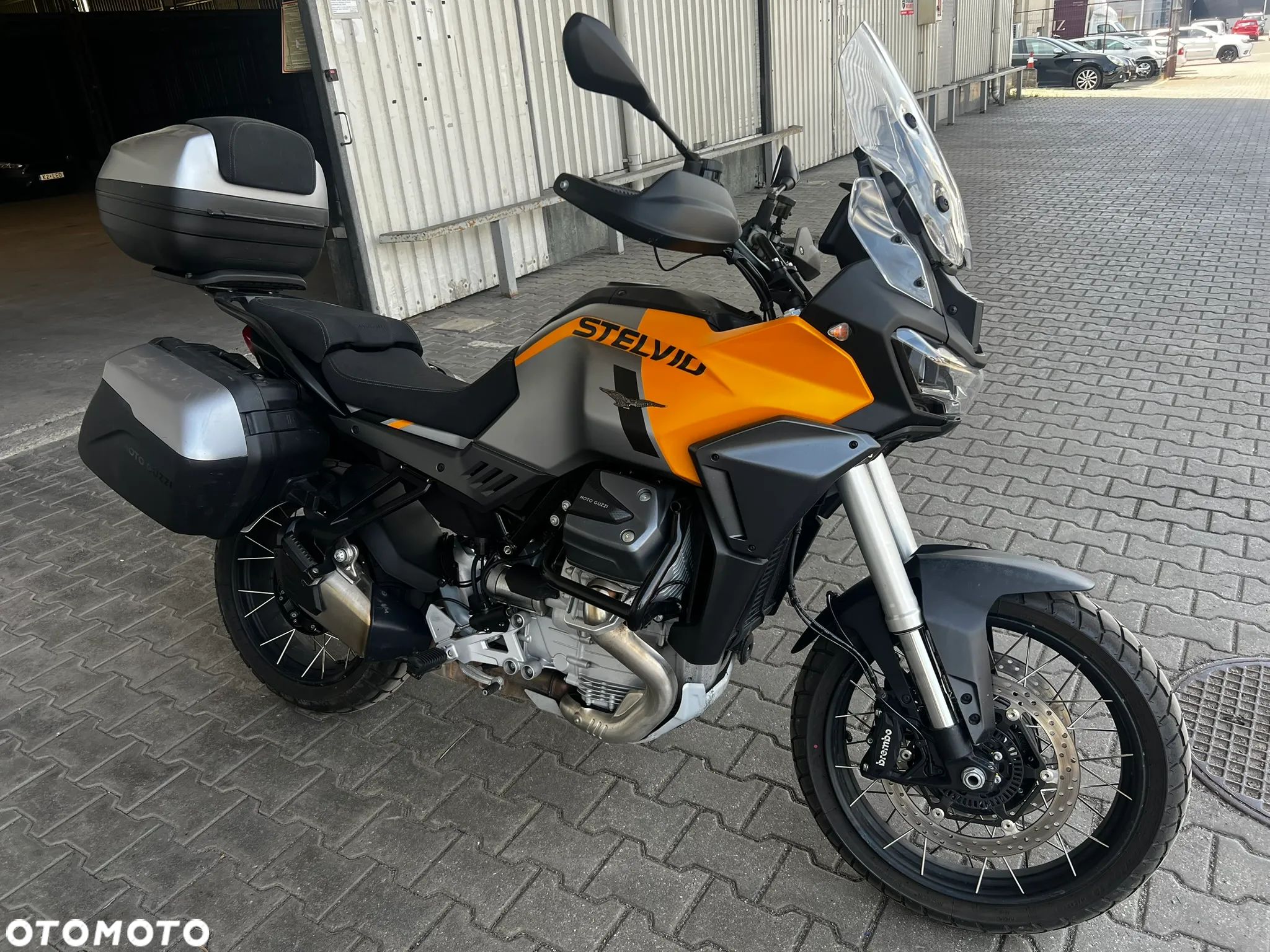 Moto Guzzi Stelvio - 1
