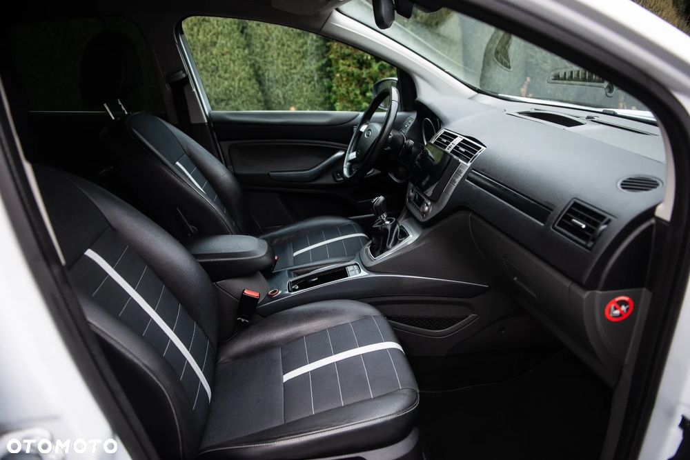 Ford Kuga 2.0 TDCi 4x4 Titanium - 36