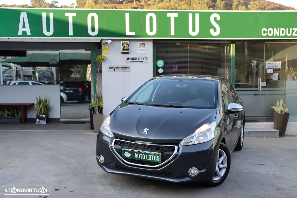 Peugeot 208 1.2 VTi SE Style - 1