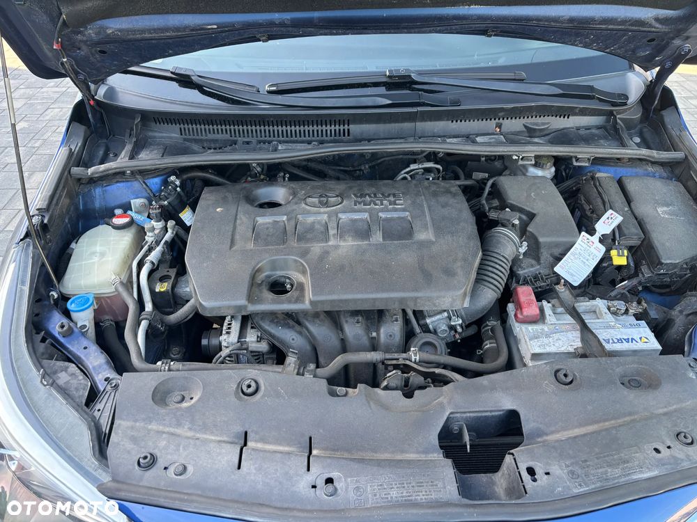 Toyota Avensis 1.8 Premium - 26