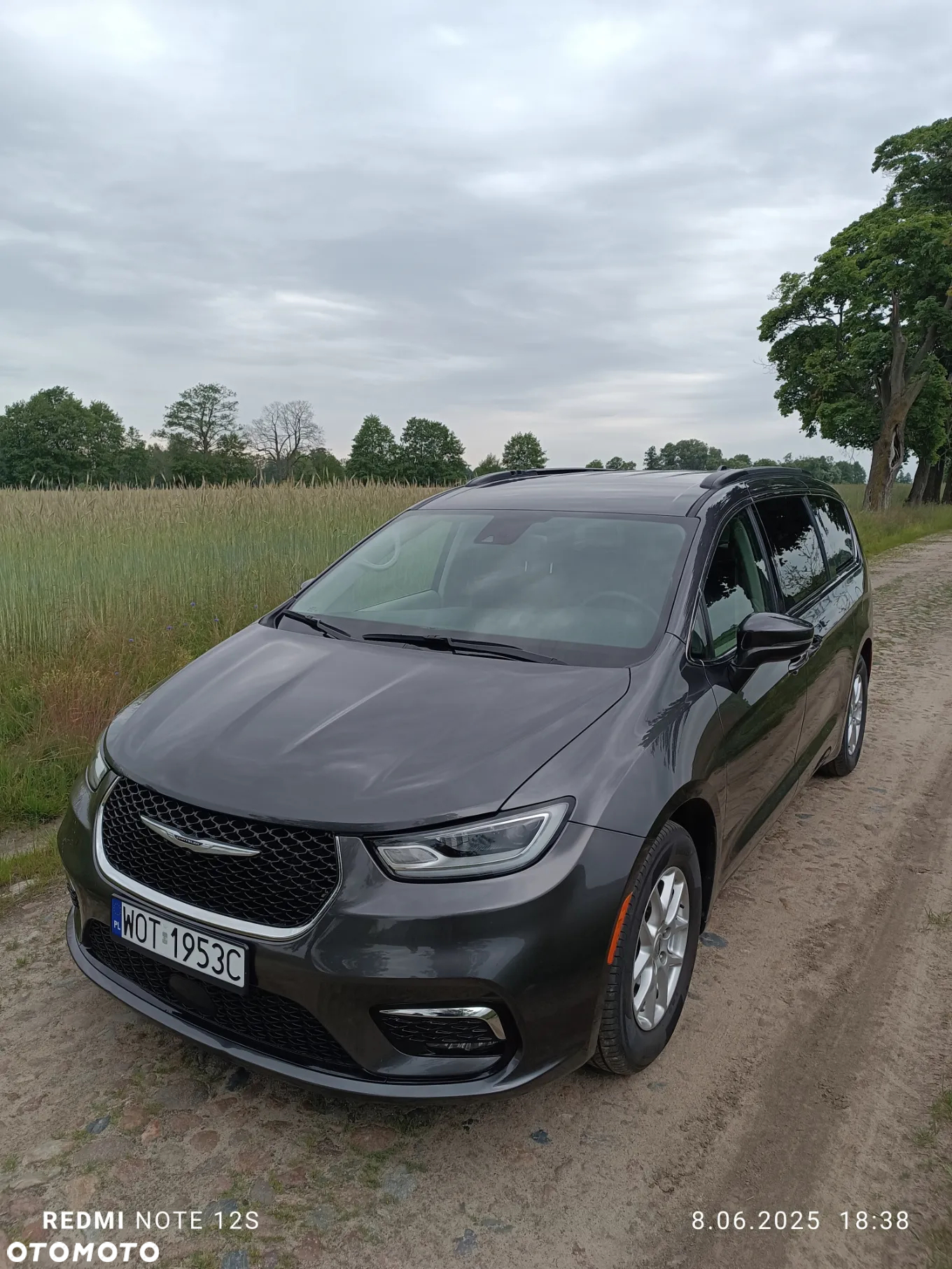 Chrysler Pacifica - 2