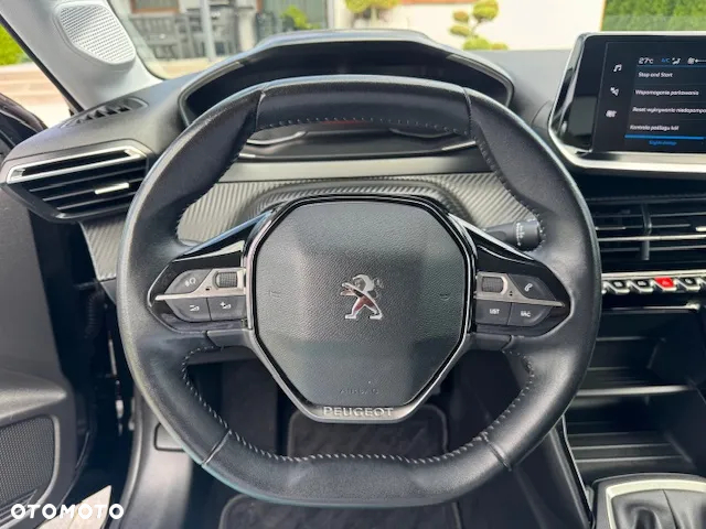 Peugeot 208 - 12
