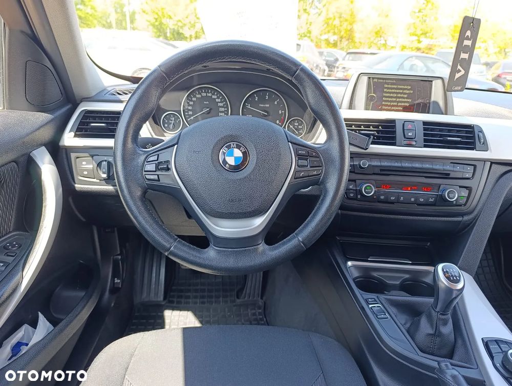 BMW Seria 3 320d - 6