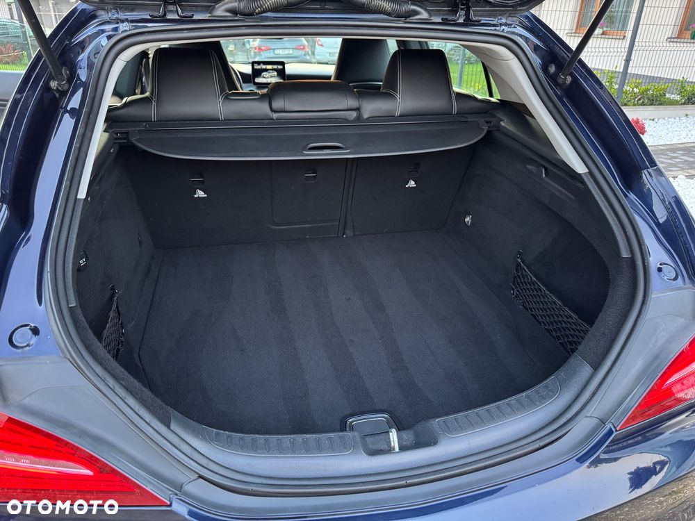Mercedes-Benz CLA 200 AMG Line - 34