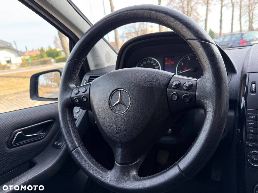 Mercedes-Benz Klasa A 170 BlueEFFICIENCY Elegance - 32