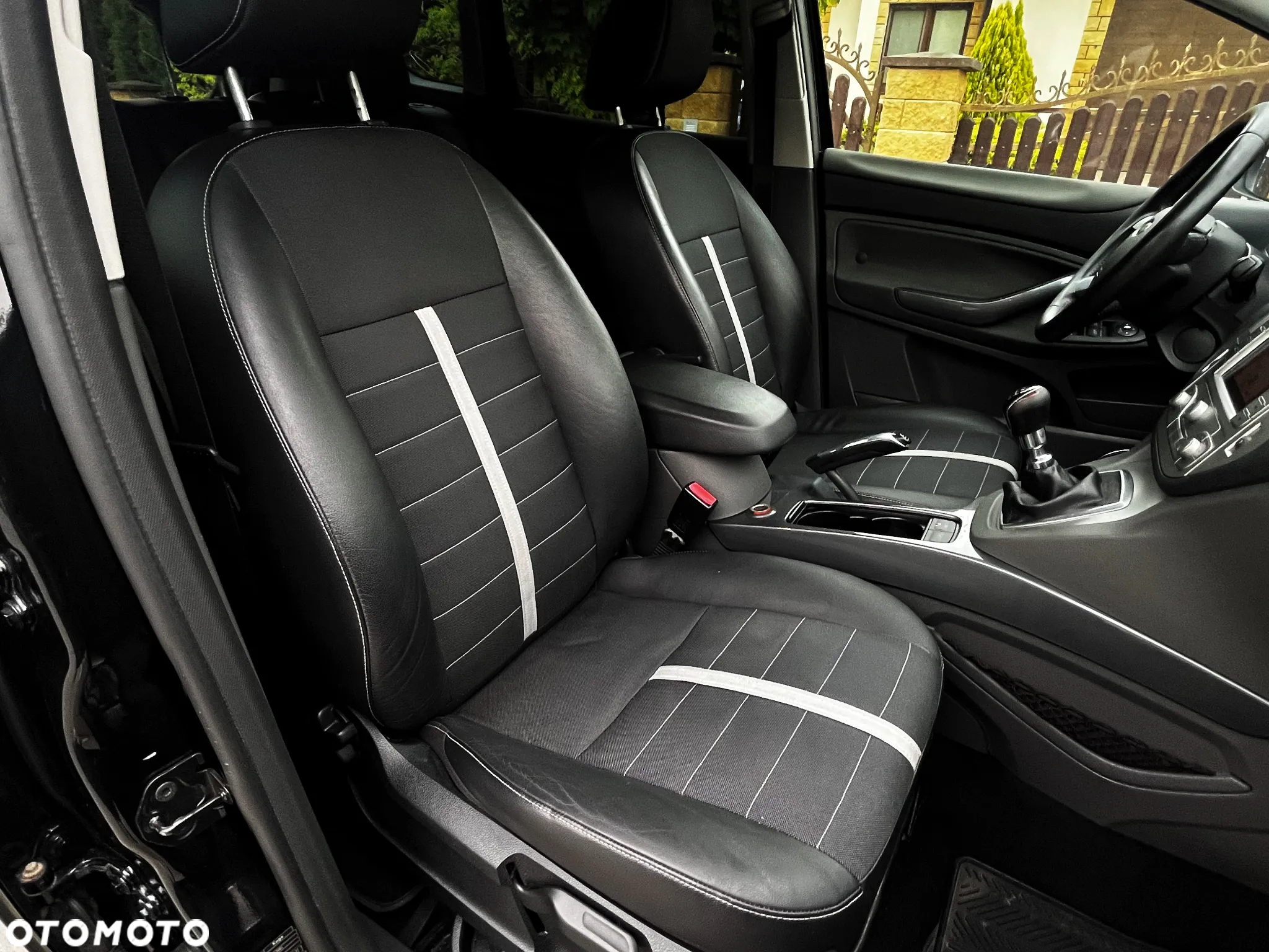 Ford Kuga 2.0 TDCi 2x4 Titanium - 22