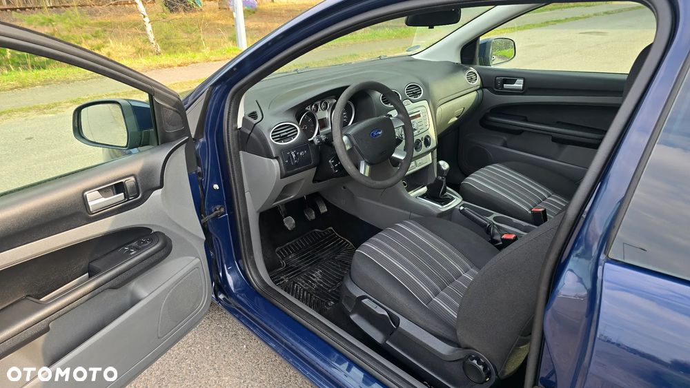 Ford Focus 1.4 16V Trend - 25