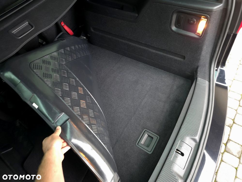 Volkswagen Sharan 2.0 TDI Comfortline - 36