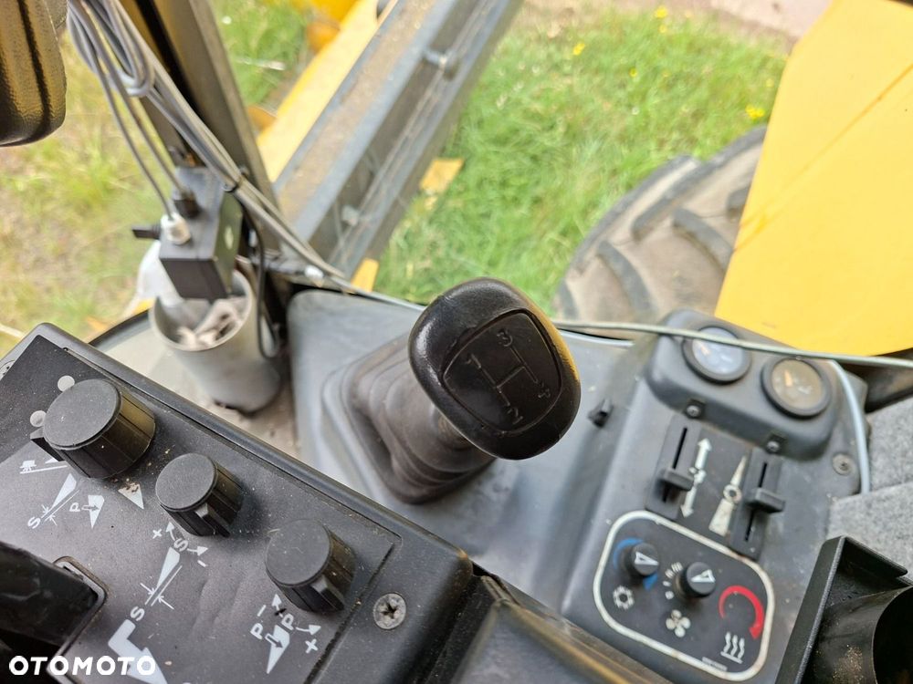 New Holland Tx 68 - 23